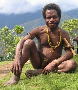 Papua – Mamberamo – Vano tribe – Stone axe maker